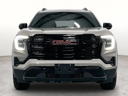 Used 2026 GMC Terrain Elevation w/ Elevation Premium Package FWD image 4