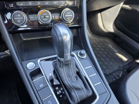 Used 2019 Volkswagen Jetta R-Line FWD image 16