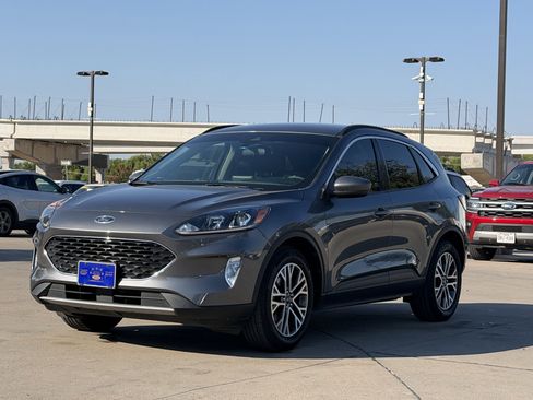 Used 2022 Ford Escape SEL w/ Technology Package FWD image 4