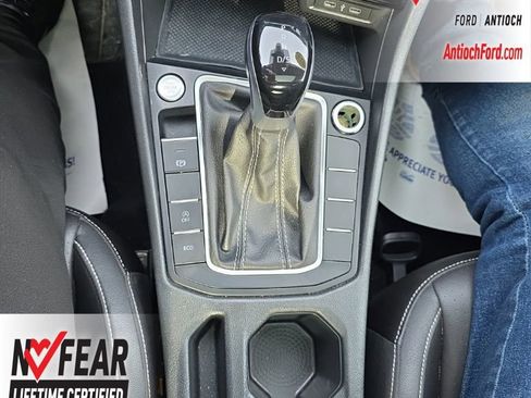 Used 2024 Volkswagen Jetta SE image 37