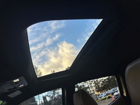 Used 2018 Toyota Tacoma Limited image 23