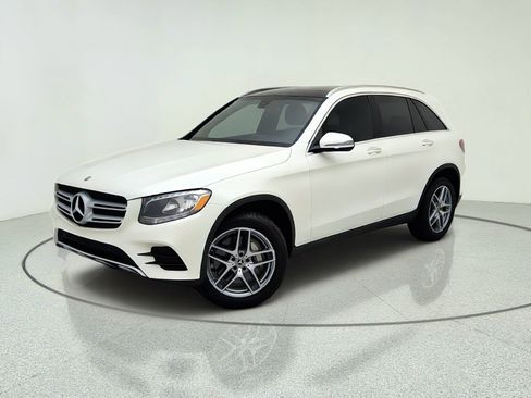 Used 2017 Mercedes-Benz GLC 300 4MATIC image 1