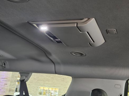 Used 2015 Cadillac Escalade ESV Premium image 20