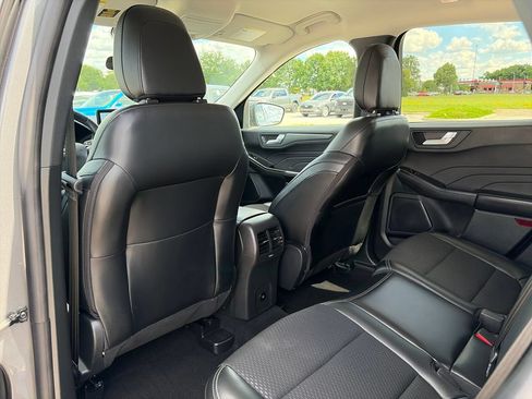 Used 2025 Ford Escape SE FWD image 28