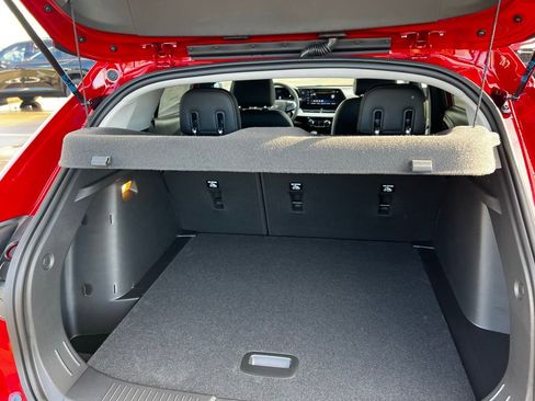 New 2026 Chevrolet Trax LT w/ Sunroof Package image 17