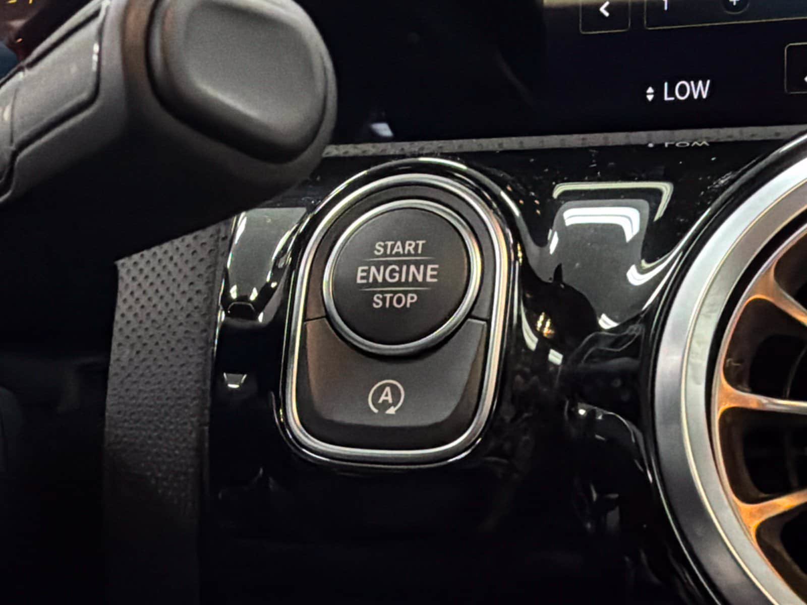 Used 2023 Mercedes-Benz CLA 250 image 30