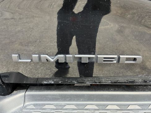 Used 2024 RAM 2500 Limited AWD/4WD image 39