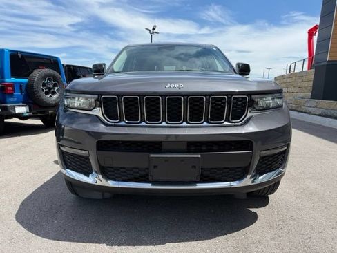 Used 2023 Jeep Grand Cherokee L Limited AWD/4WD image 9