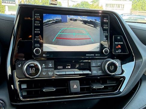 Used 2022 Toyota Highlander XSE AWD/4WD image 20