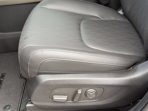 New 2027 Kia Carnival EX FWD image 26