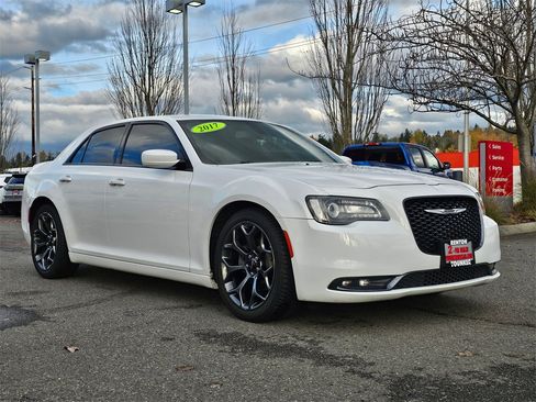 Used 2017 Chrysler 300 S image 3