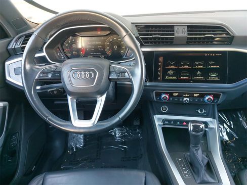Used 2022 Audi Q3 2.0T Premium Plus w/ Premium Plus Package image 16