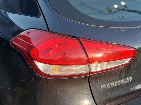 Used 2017 Kia Forte LX FWD image 11