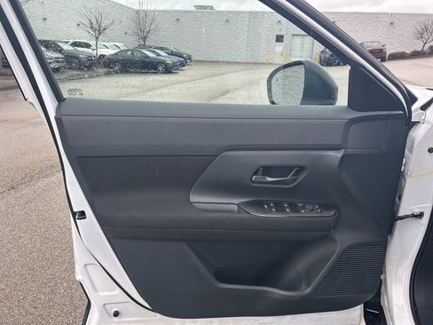 Certified 2025 Nissan Kicks S image 12