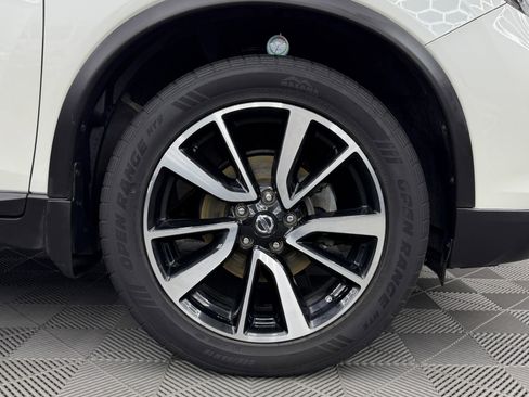 Used 2019 Nissan Rogue SL w/ Premium Package image 23