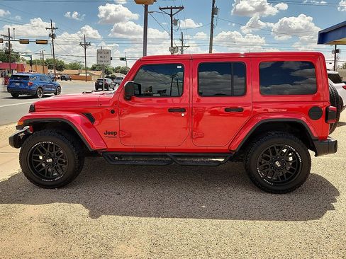 Used 2021 Jeep Wrangler Unlimited Sahara AWD/4WD image 2