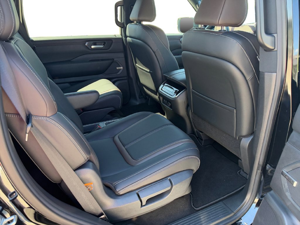New 2026 Nissan Armada SL AWD/4WD image 17