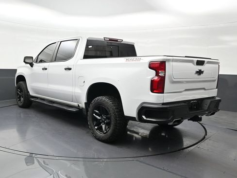 Used 2024 Chevrolet Silverado 1500 LT Trail Boss w/ LT Trail Boss Premium Package AWD/4WD image 3