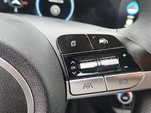 Used 2024 Hyundai Elantra SEL FWD image 18