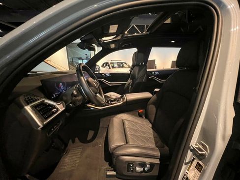 Used 2024 BMW X7 xDrive40i w/ M Sport Package AWD/4WD image 15