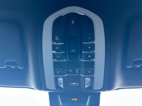 Used 2021 Porsche Macan S AWD/4WD image 37