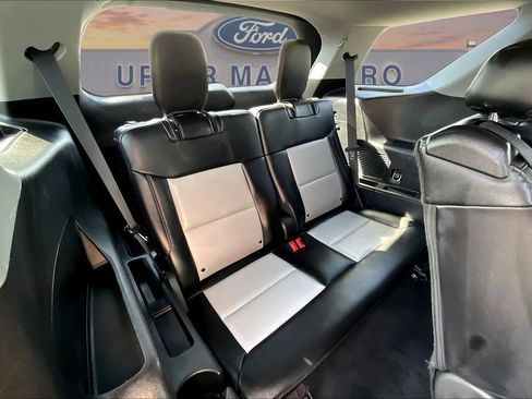 Certified 2022 Ford Explorer XLT w/ Equipment Group 202A AWD/4WD image 28
