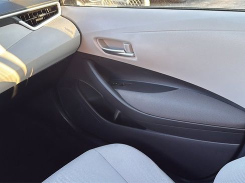 Used 2020 Toyota Corolla LE image 20