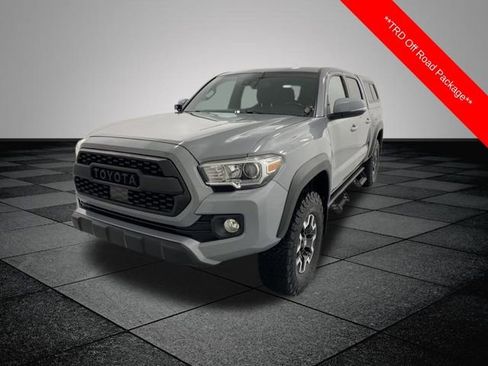 Used 2020 Toyota Tacoma TRD Off-Road image 3