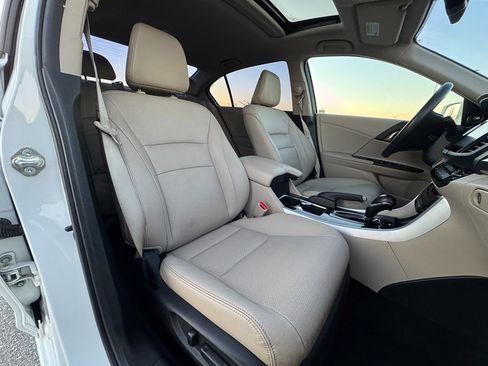 Used 2017 Honda Accord EX-L image 24