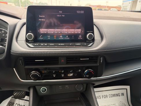 Used 2023 Nissan Rogue S AWD/4WD image 12