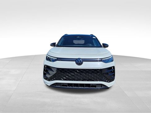 New 2026 Volkswagen Tiguan SE R-Line AWD/4WD image 2