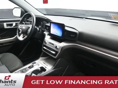 Used 2022 Ford Explorer XLT AWD/4WD image 16