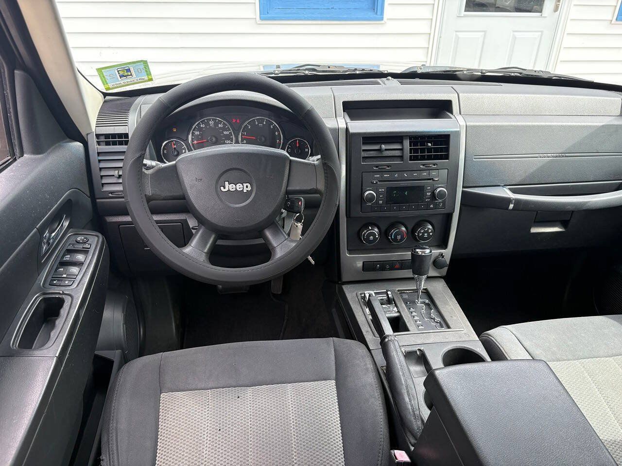 Used 2010 Jeep Liberty Sport AWD/4WD image 10