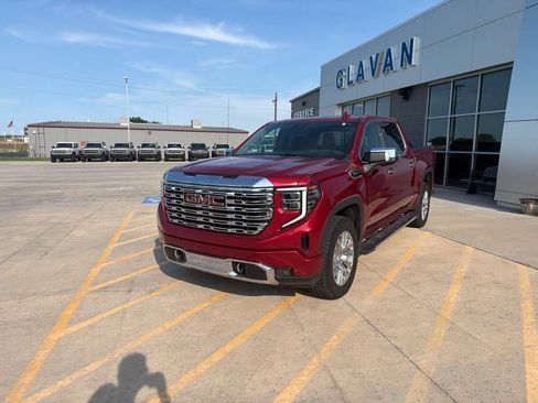 Used 2022 GMC Sierra 1500 Denali w/ Technology Package AWD/4WD image 3