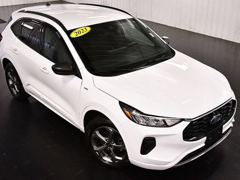 Used 2023 Ford Escape ST-Line AWD/4WD image 12