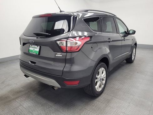 Used 2018 Ford Escape SE image 9