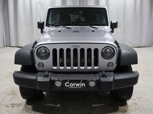 Used 2014 Jeep Wrangler Unlimited Rubicon w/ Connectivity Group image 8