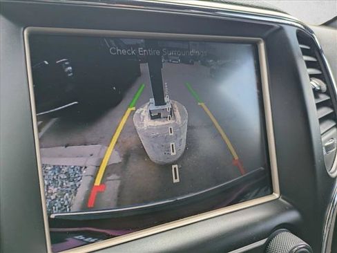 Used 2015 Jeep Grand Cherokee Limited AWD/4WD image 14