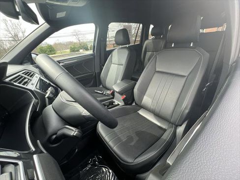 Certified 2023 Volkswagen Tiguan SE R-Line image 11