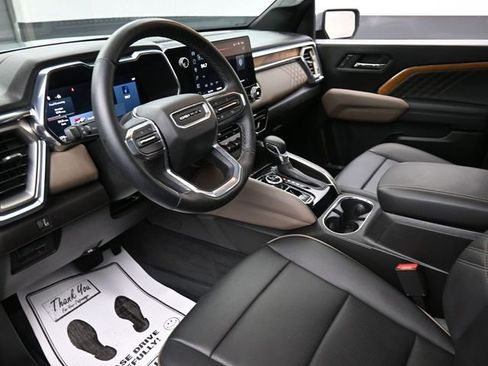 Used 2024 GMC Canyon Denali image 18