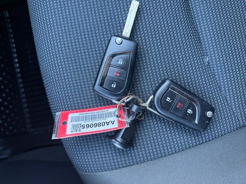 Used 2023 Toyota RAV4 LE AWD/4WD image 17
