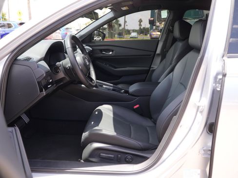 Used 2025 Honda Accord Sport image 16
