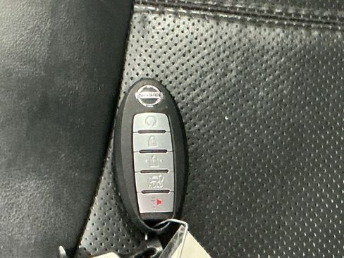 Used 2020 Nissan Pathfinder Platinum FWD image 58