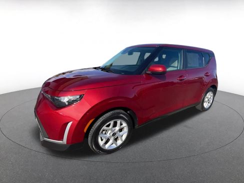 Used 2025 Kia Soul LX w/ LX Technology Package FWD image 8