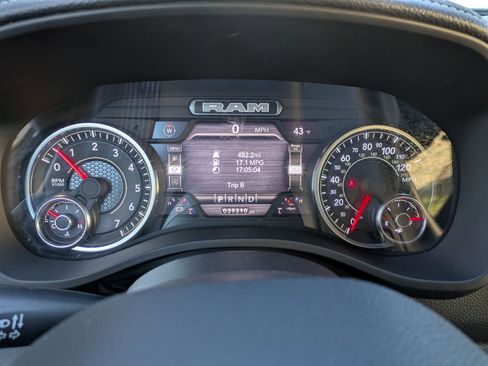 Used 2024 RAM 1500 Laramie image 20