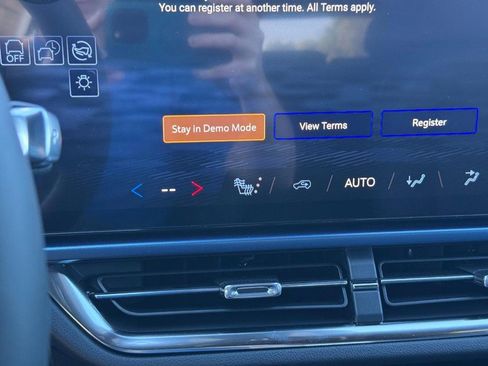 New 2026 Chevrolet Equinox EV LT image 15