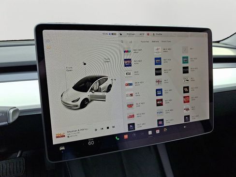 Used 2021 Tesla Model 3 Standard Range Plus image 19