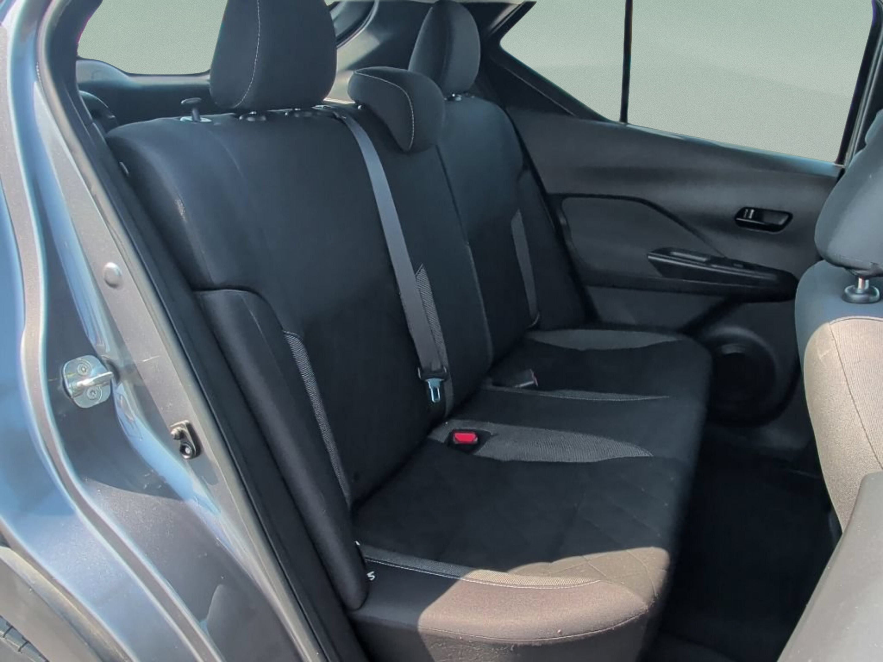 Used 2020 Nissan Kicks S FWD image 33