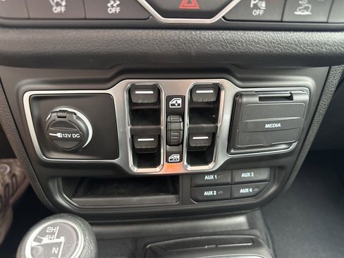 New 2025 Jeep Gladiator Sport image 67