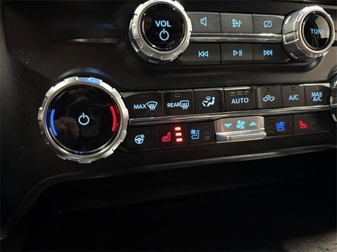 Used 2024 Ford F250 Lariat w/ Chrome Package image 31